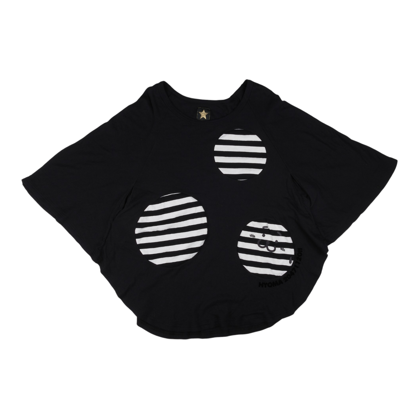 20471120 Hyoma Striped Circle Cutout Black T-Shirt